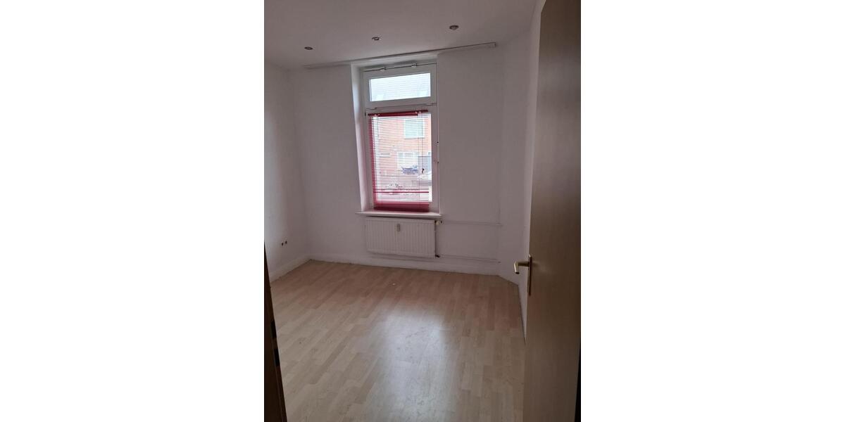 Etagenwohnung Kiel Gaarden-Ost - 2.5 Zimmer, 50 m&sup2;, 140.000&euro; | Angebot:27243539