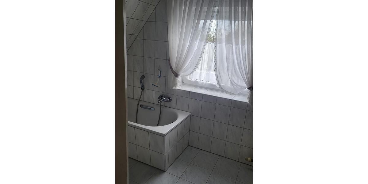 Einfamilienhaus mit Einliegerwohnung zum 01.02.26 zu vermieten 8 zimmer