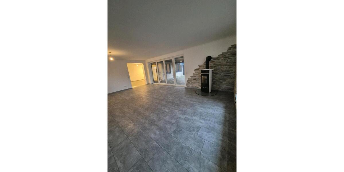 Einfamilienhaus Osterrönfeld - 10 Zimmer, 240 m&sup2;, 560.000&euro; | Angebot:25368947