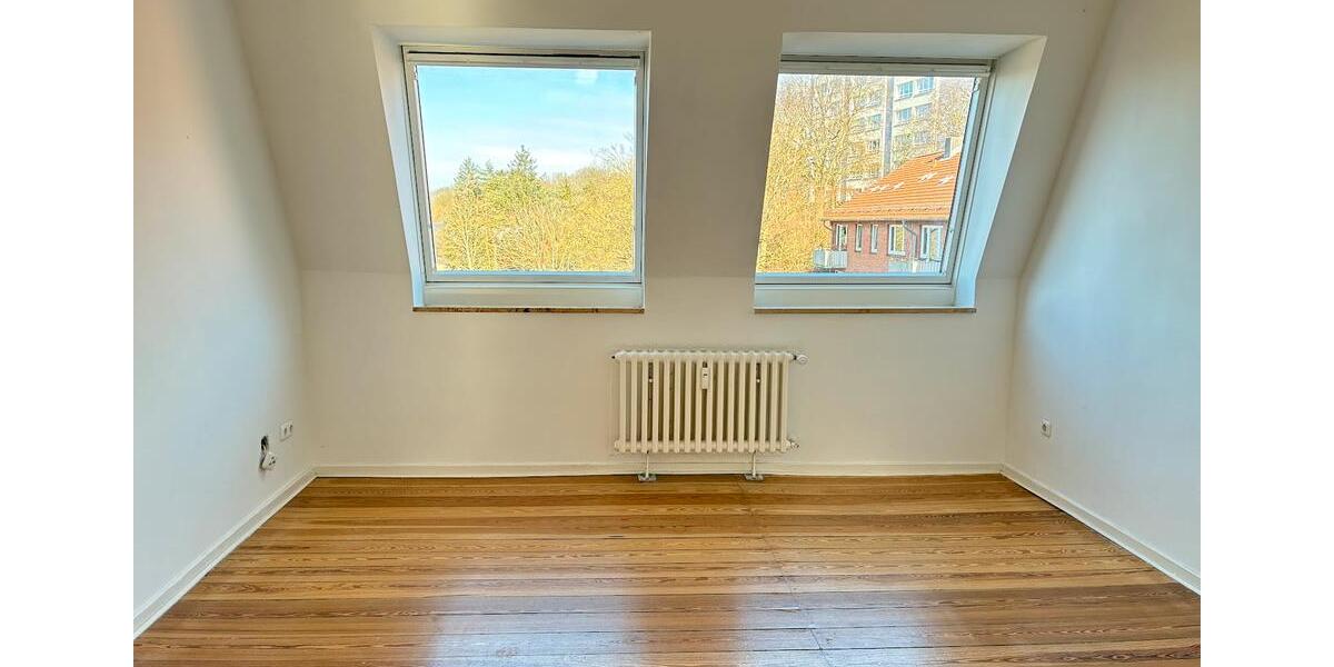 Dachgeschoßwohnung Kiel Neumühlen-Dietrichsdorf - 3.5 Zimmer, 82 m&sup2;, 809&euro; | Angebot:26279442