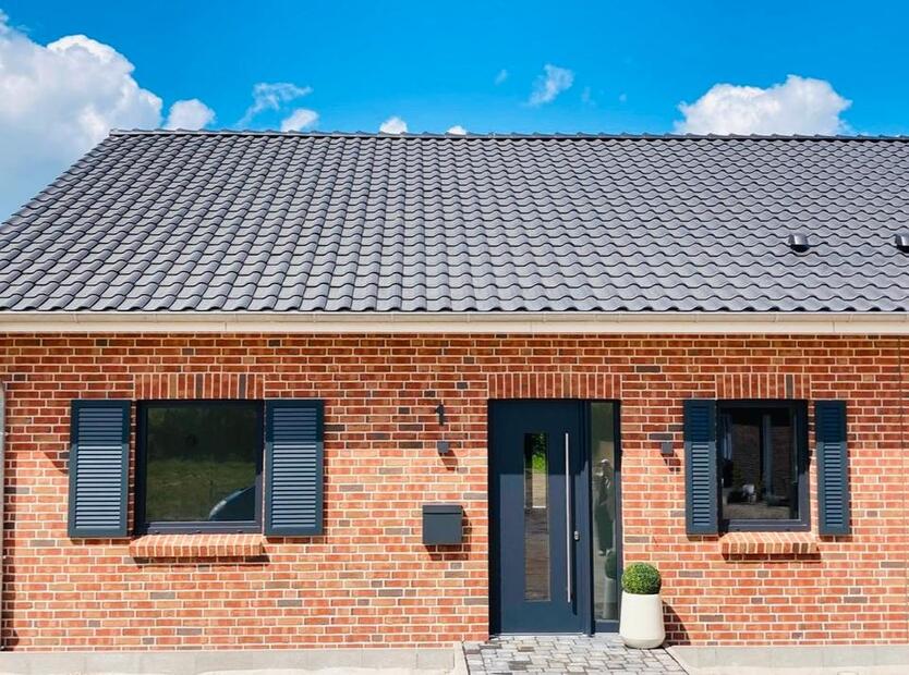 Neubau Doppelhaushälfte mit Sonnenterrasse & Garten zu vermieten