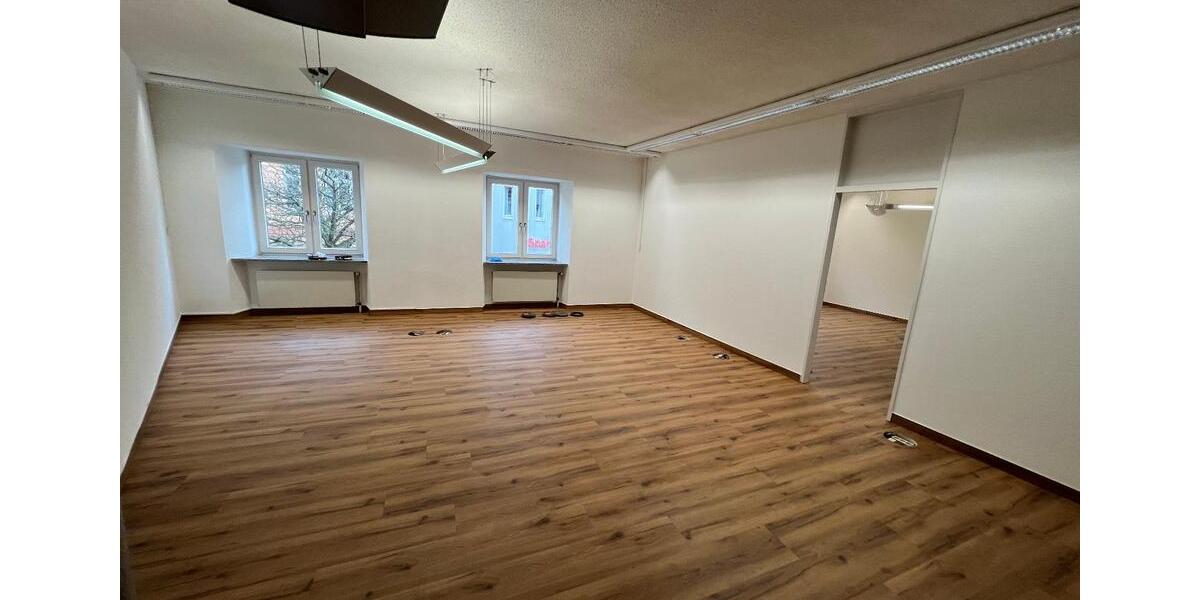 Eckernförde-Innenstadt: Ehemaliges Bankgebäude als z.B. Büro 344 m² gewerbliche Fläche zu vermieten. zimmer
