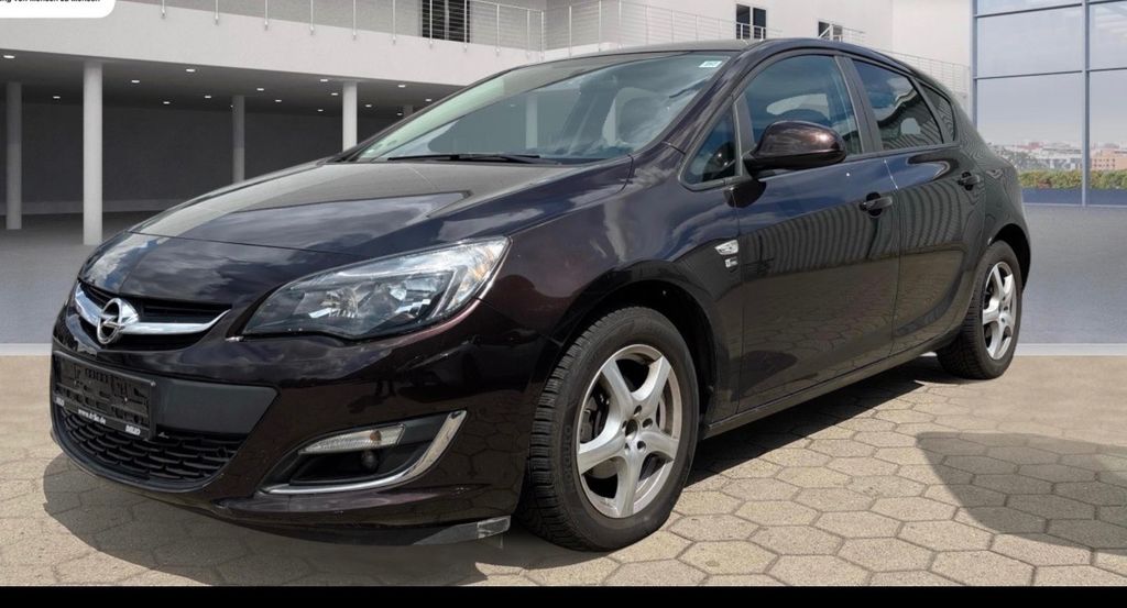Opel Astra 106.300 km 5.999 &euro; Neumünster 24539