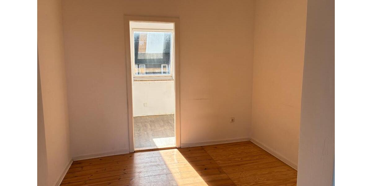 Dachgeschoßwohnung Kiel Neumühlen-Dietrichsdorf - 3.5 Zimmer, 82 m&sup2;, 809&euro; | Angebot:26279442