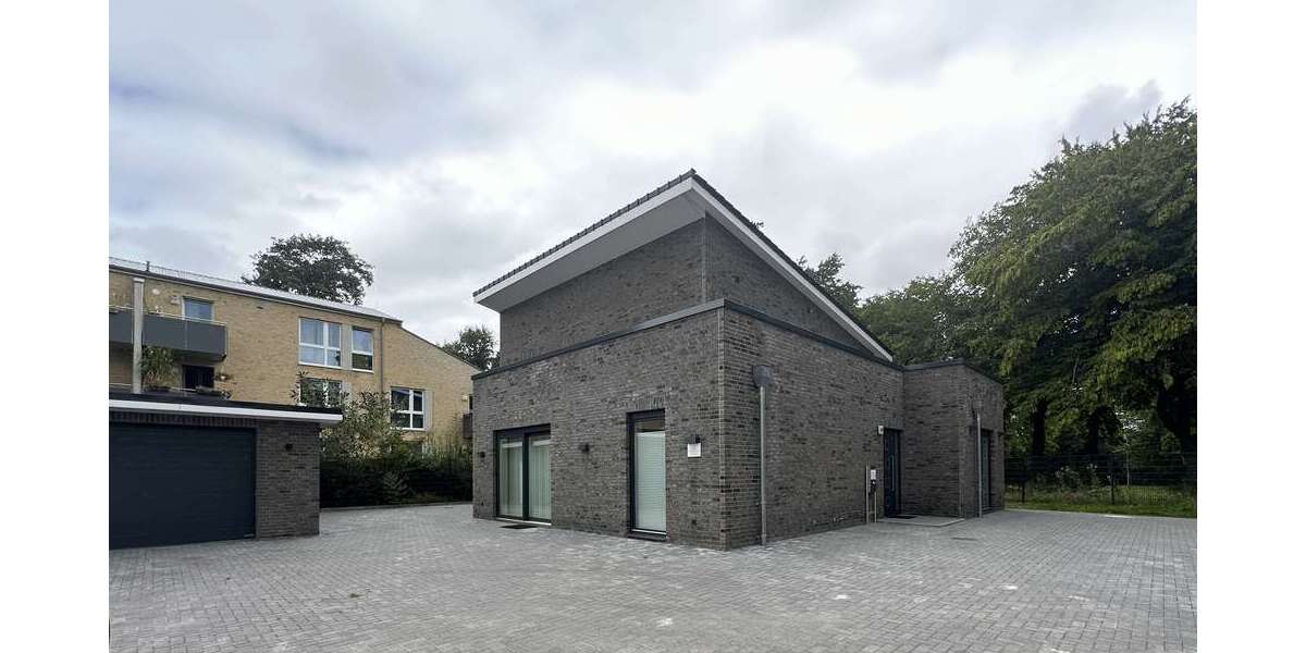 Haus zum Kaufen in Neumünster 595.000 € 224 m² 6.5 zimmer