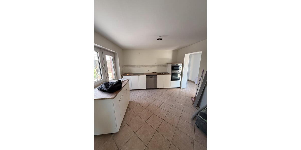 Erdgeschoßwohnung Bredenbek - 4 Zimmer, 120 m&sup2;, 1.750&euro; | Angebot:26534320