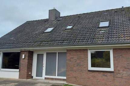 Geräumiges Einfamilienhaus mit Vollkeller, Garten und Doppelgarage auf großem Grundstück 3 zimmer