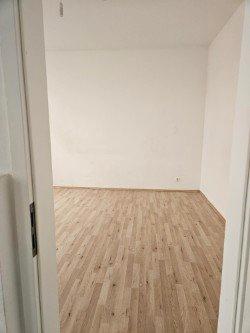 Erdgeschoßwohnung Neumünster - 2 Zimmer, 72 m&sup2;, 600&euro; | Angebot:26464848