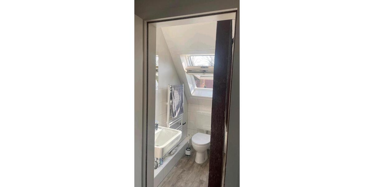Dachgeschoßwohnung Kiel Friedrichsort - 3.5 Zimmer, 72 m&sup2;, 620&euro; | Angebot:26546957