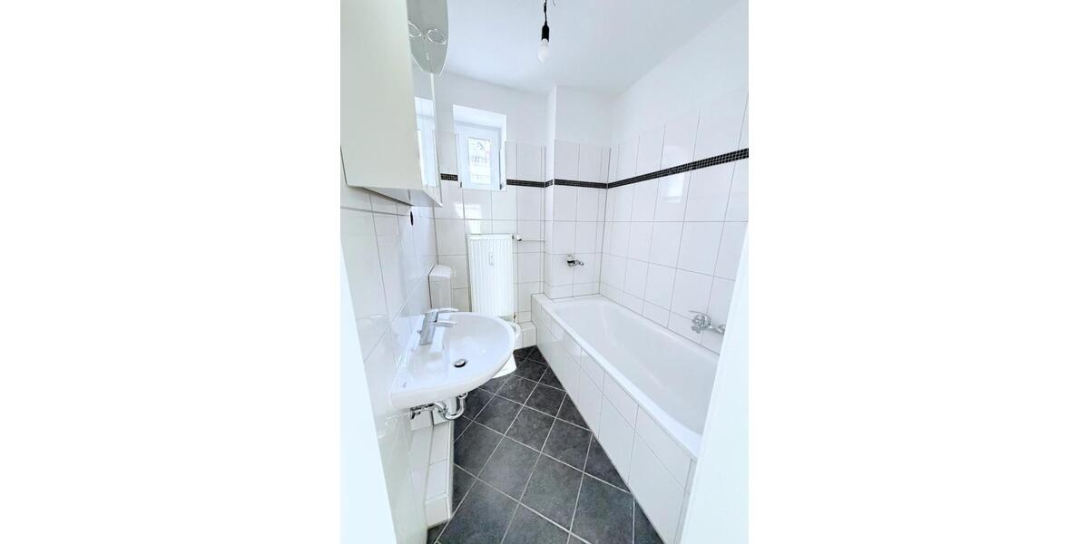 Erdgeschoßwohnung Neumünster - 3 Zimmer, 77 m&sup2;, 695&euro; | Angebot:26072152