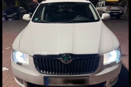 Skoda Superb 196.000 km 4.950 &euro; Kiel 24159