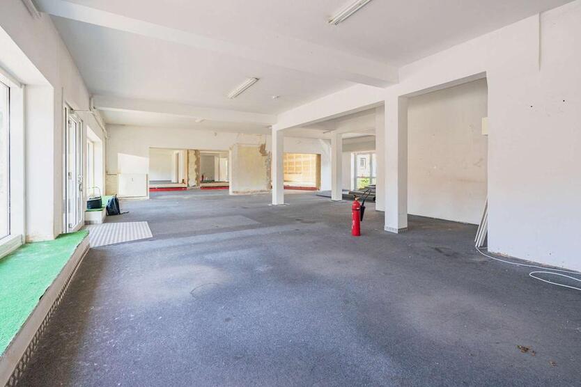 Vielseitige Ladenfläche in Rendsburg-Mitte – 400 m² mit Lagerflächen und einem großzügigem Hinterhof