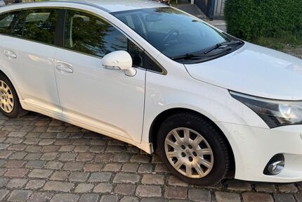 Toyota Avensis 328.115 km 2.500 &euro; Kiel 24146