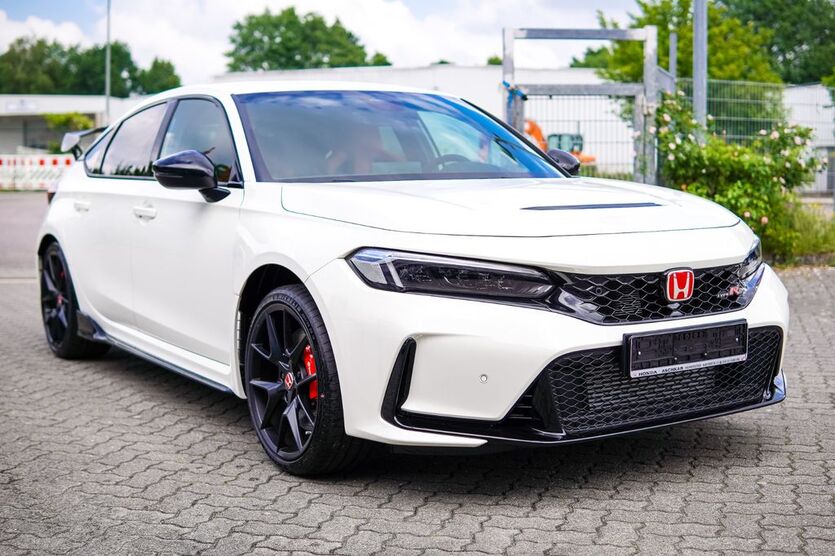 Honda Civic 2.500 km 51.990 € Neumünster 24536