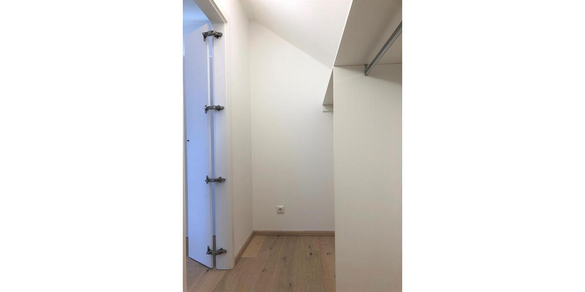 Dachgeschoßwohnung Plön - 2 Zimmer, 86 m&sup2;, 1.060&euro; | Angebot:26252333