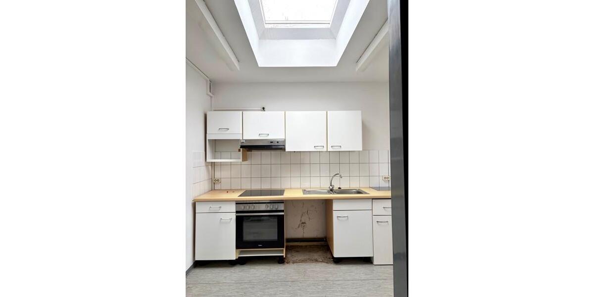 Renovierte Gewerbefläche für Büro oder Praxisnutzung zimmer