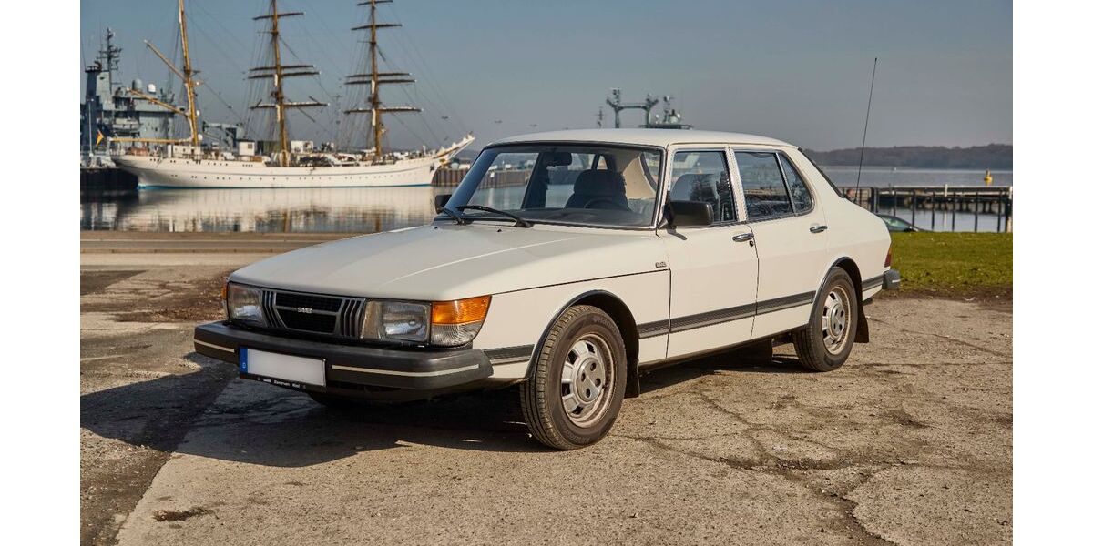 Saab 900 46.000 km 14.000 &euro; Kiel 24105