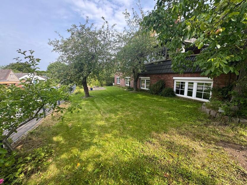 Großzügige 4-Zimmer-Wohnung mit Garten, Garage & Terrasse – 115 m