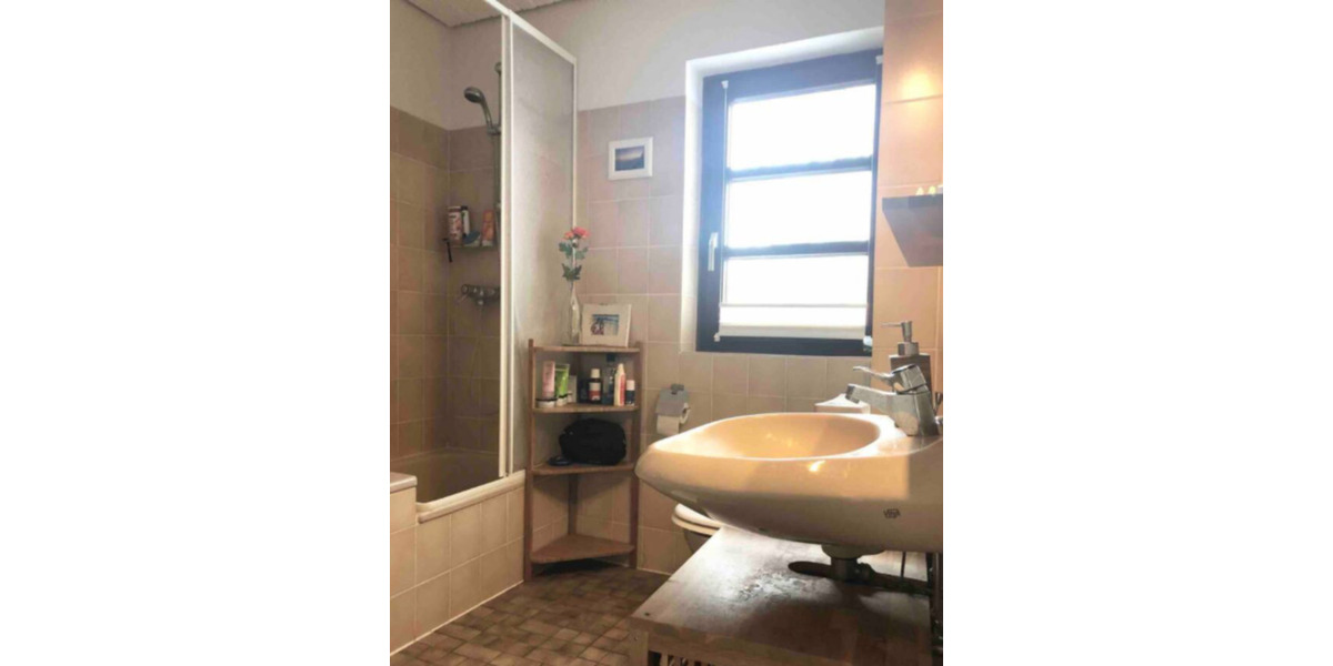 Charmante Wohnung - große Terrasse, Garten, Garagenstellplatz 2 zimmer