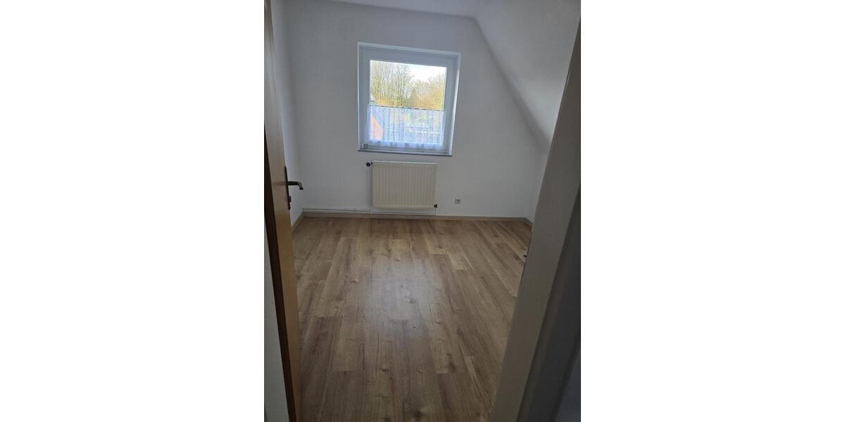 Einfamilienhaus mit Einliegerwohnung zum 01.02.26 zu vermieten 8 zimmer