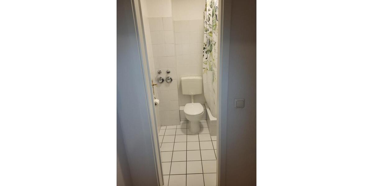 2 Zi Whg,Ravensberg Balkon Terrasse Holzboden EBK, Waschmasch Ceranherd 2 zimmer