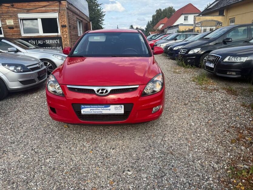 i30