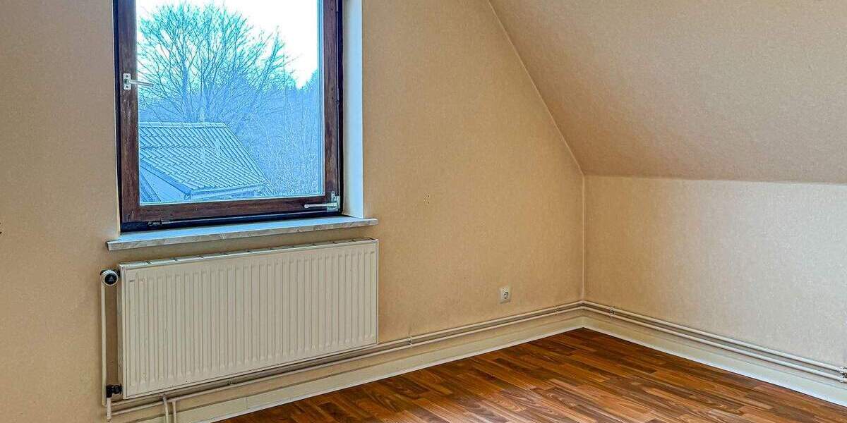 Doppelhaushälfte Kiel Elmschenhagen-Süd - 6 Zimmer, 140 m&sup2;, 310.000&euro; | Angebot:25729236