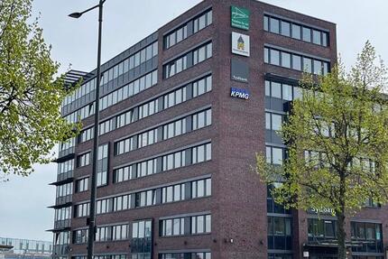 Modernes Büro mit Fördeblick im Sell-Speicher