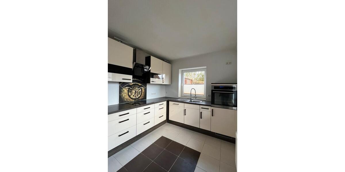 Etagenwohnung Hohenfelde - 4 Zimmer, 105 m&sup2;, 1.400&euro; | Angebot:25287017