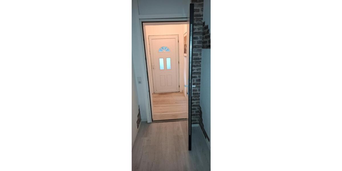 Etagenwohnung Kiel Friedrichsort - 2.5 Zimmer, 100 m&sup2;, 850&euro; | Angebot:26312197