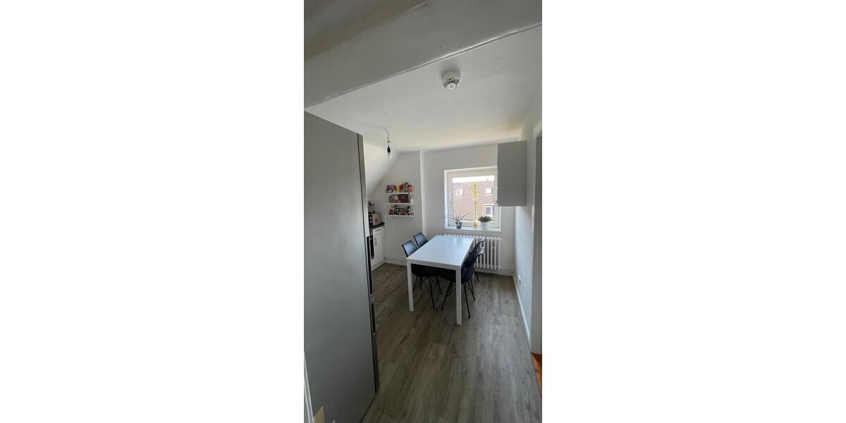 Dachgeschoßwohnung Kiel Friedrichsort - 3.5 Zimmer, 72 m&sup2;, 923&euro; | Angebot:25418368