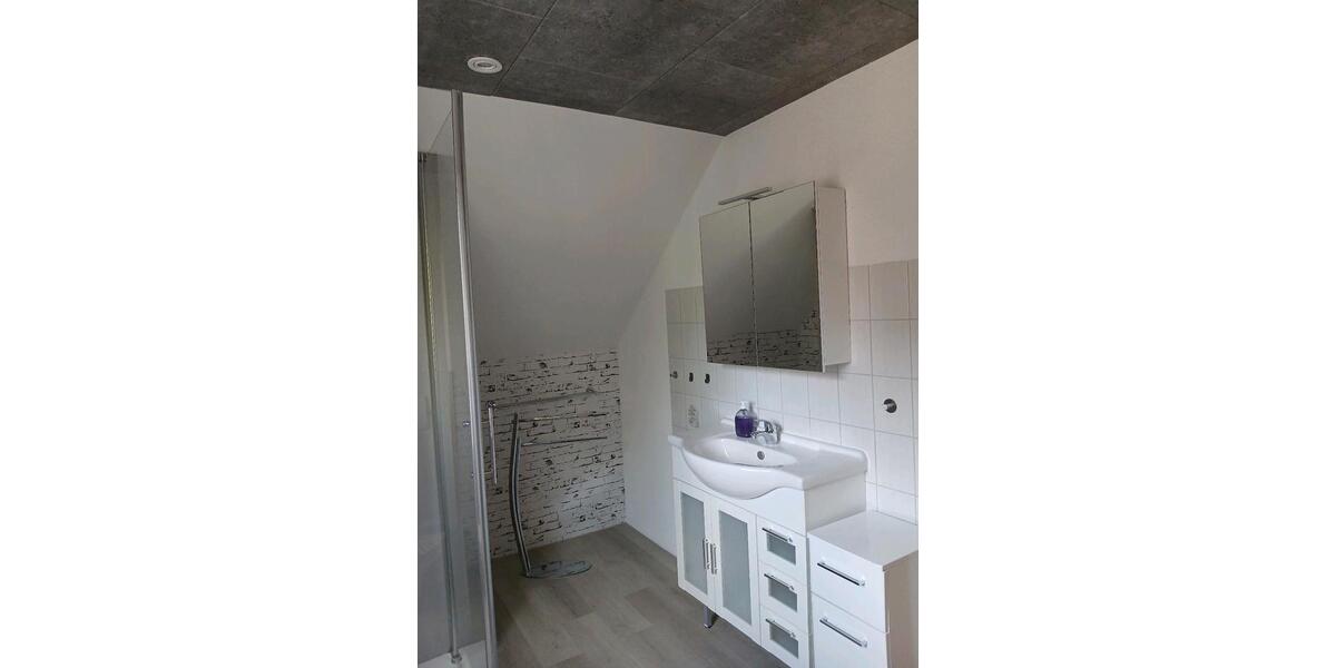 Dachgeschoßwohnung Schülldorf - 2.5 Zimmer, 82 m&sup2;, 1.030&euro; | Angebot:26412529