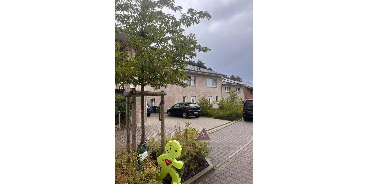 Doppelhaushälfte Neumünster Einfeld - 3 Zimmer, 106 m&sup2;, 1.275&euro; | Angebot:26820261