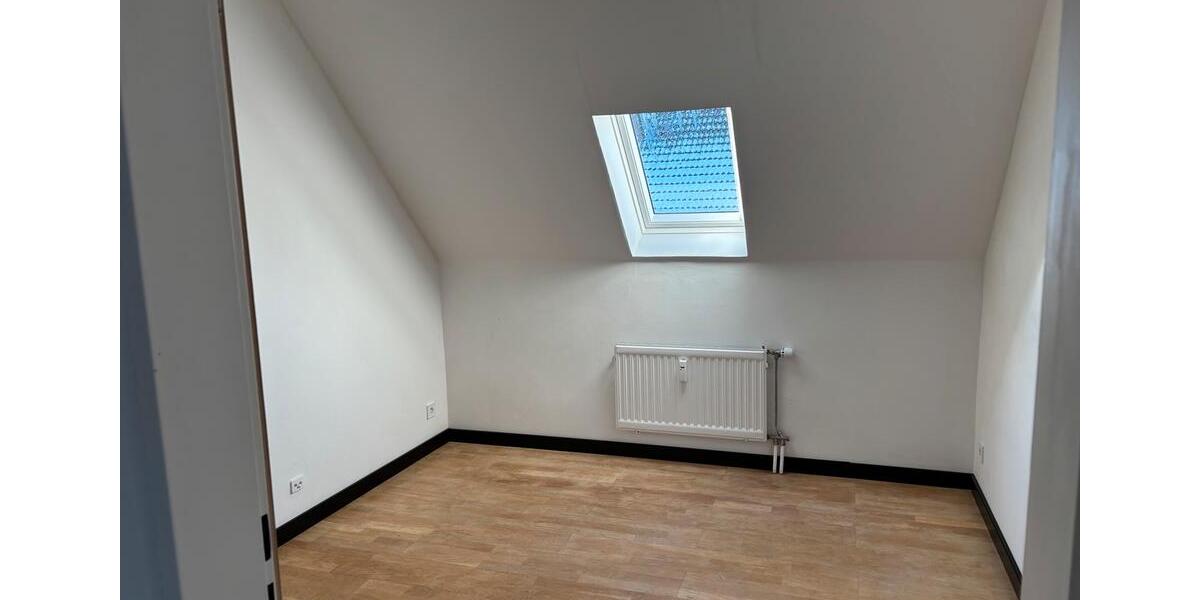 3-Zimmer-Wohnung (79 m²) im OG eines Einfamilienhauses 3 zimmer