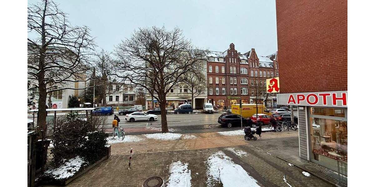 Renovierte 2-Zimmer-Whg. mit neuer EBK, Balkon u. TG-Stellplatz in Top-Lage Holtenauer Straße 2 zimmer