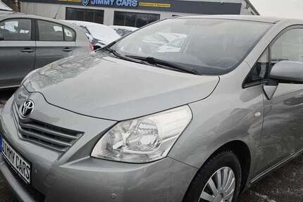 Toyota Verso 174.000 km 5.799 &euro; Kiel 24145