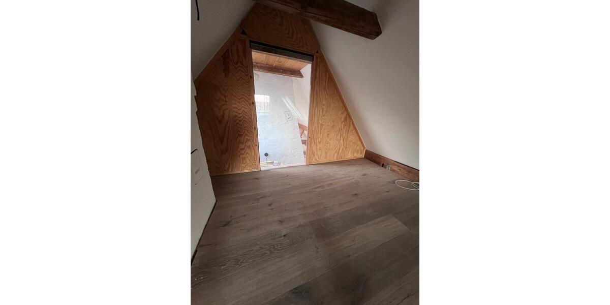 Dachgeschoßwohnung Altenholz - 3.5 Zimmer, 110 m&sup2;, 1.950&euro; | Angebot:24794917
