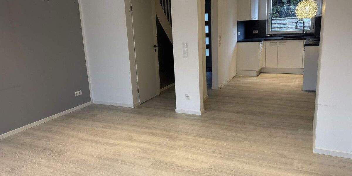 Reihenmittelhaus Neumünster Tungendorf - 3 Zimmer, 87 m&sup2;, 1.050&euro; | Angebot:25654325