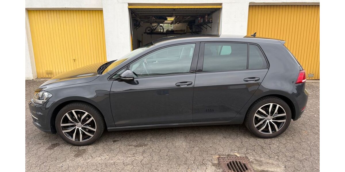 VW Golf 65.200 km 14.750 &euro; Kiel 24107