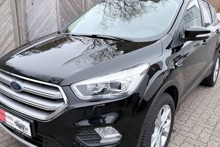Ford Kuga 76.000 km 20.800 &euro; Neumünster 24536