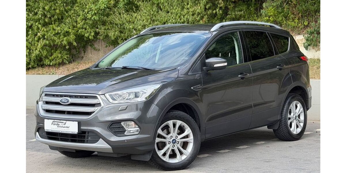 Ford Kuga 133.600 km 9.990 &euro; Kiel 24147