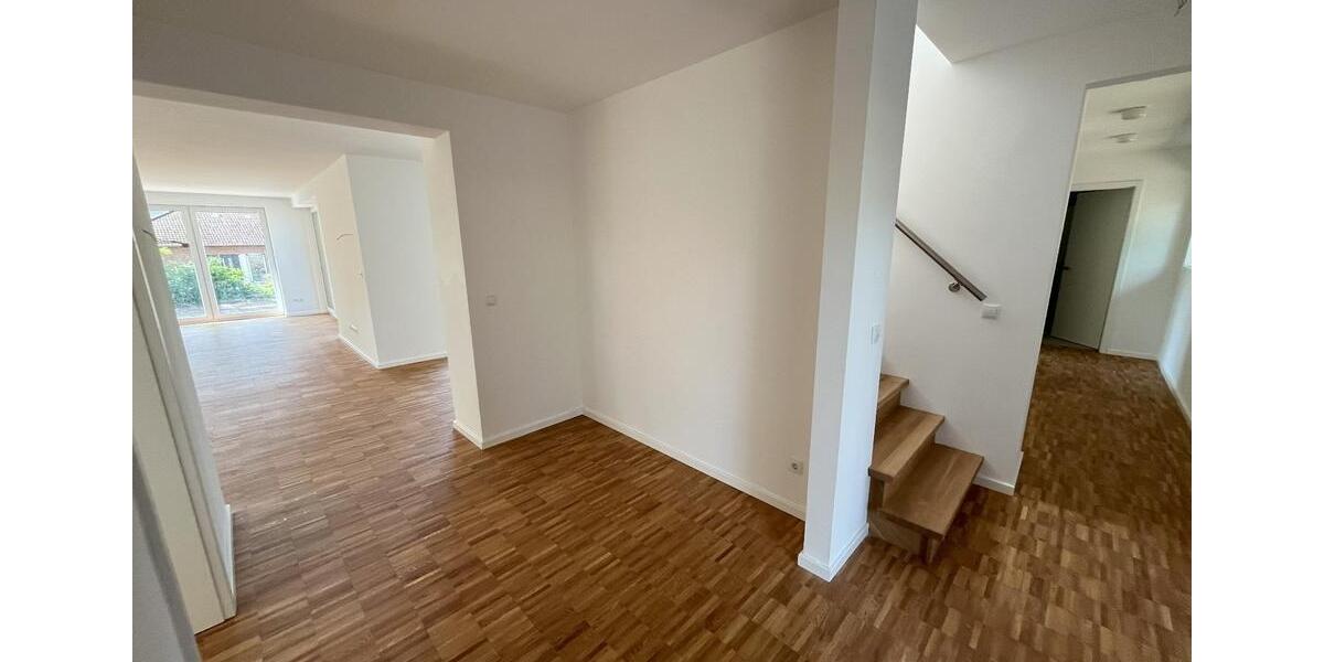 Einfamilienhaus Gettorf - 5 Zimmer, 204 m&sup2;, 3.000&euro; | Angebot:26136199