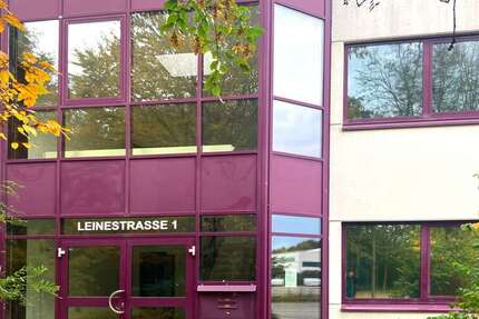 Büro in Neumünster 2.365 € 380 m² zimmer