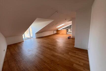 Nachmieter Dachgeschoßwohnung