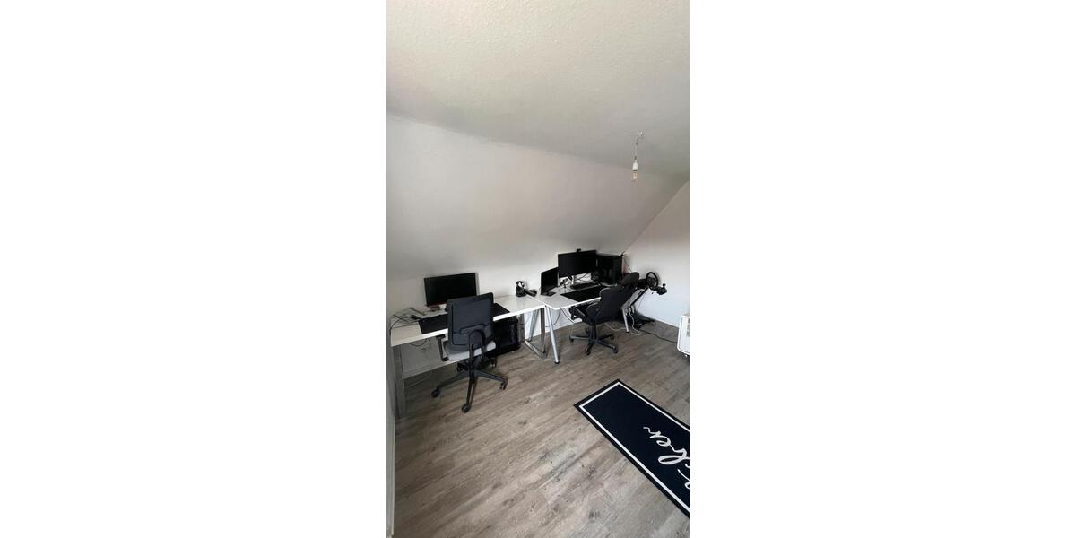 Dachgeschoßwohnung Kiel Friedrichsort - 3.5 Zimmer, 72 m&sup2;, 923&euro; | Angebot:25418368