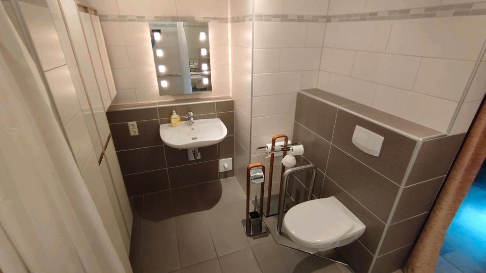 Einfamilienhaus Holtsee - 11 Zimmer, 350 m&sup2;, 675.000&euro; | Angebot:22227267