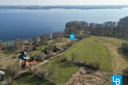Freizeitgrundstück mit eigener Badestelle am Großen Plöner See