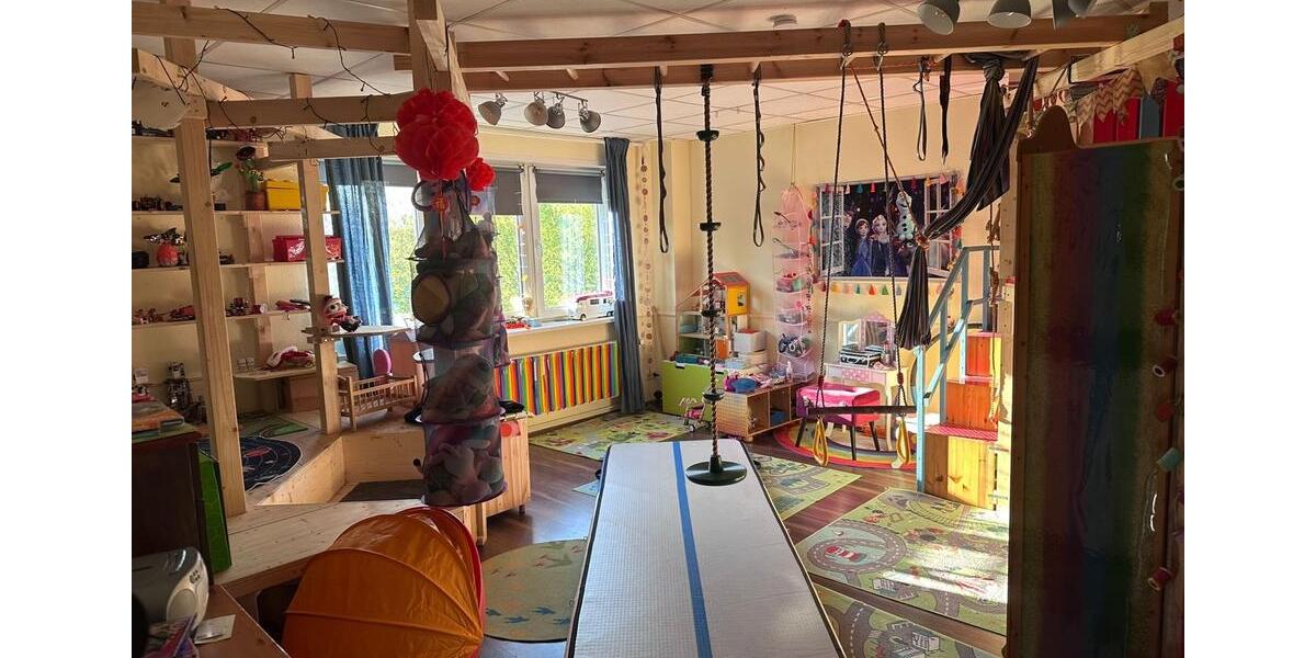 Etagenwohnung Kiel Russee - 4 Zimmer, 120 m&sup2;, 1.350&euro; | Angebot:26596833