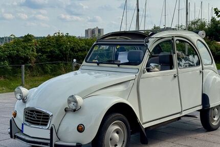 Citroen 2 CV 93.400 km 9.900 &euro; Kiel 24109