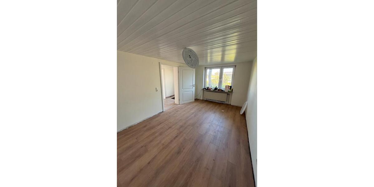 Erdgeschoßwohnung Bredenbek - 4 Zimmer, 120 m&sup2;, 1.750&euro; | Angebot:26534320